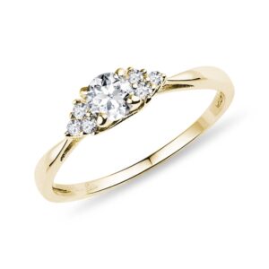 Diamantový zásnubní prsten ve žlutém zlatě KLENOTA