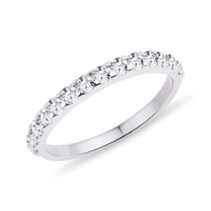 Diamantový snubní prsten z bílého zlata