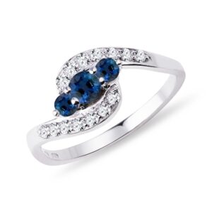 Zlatý prsten s modrými safíry a diamanty KLENOTA