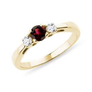 Granátový prsten s diamanty ve žlutém zlatě KLENOTA