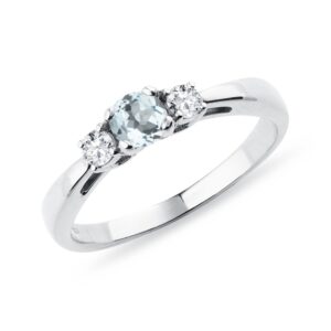 Akvamarínový prsten s diamanty v bílém zlatě KLENOTA