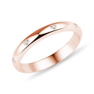 Klasický snubní prsten s diamanty v růžovém zlatě KLENOTA