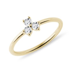 Moderní zlatý prsten s brilianty KLENOTA