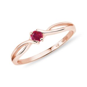 Prsten z růžového zlata s rubínem KLENOTA