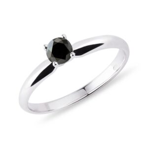 Prsten z bílého zlata s černým diamantem
