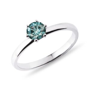 Prsten z bílého zlata s modrým diamantem KLENOTA