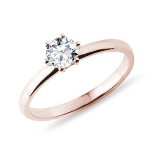 Zásnubní prsten z růžového zlata s briliantem