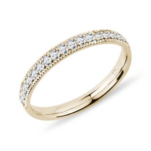 Zlatý snubní prsten s diamanty a rytinou KLENOTA