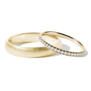 Jemná zlatá snubní souprava prstenů KLENOTA