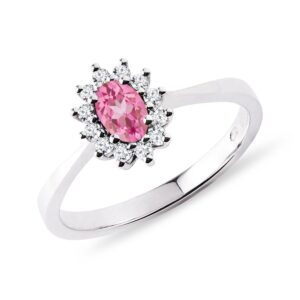 Prsten s růžovým safírem a brilianty v bílém zlatě KLENOTA
