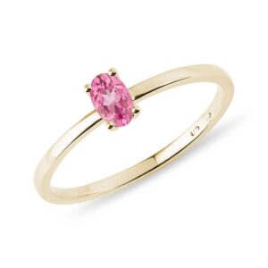 Minimalistický prsten s růžovým safírem ve zlatě KLENOTA