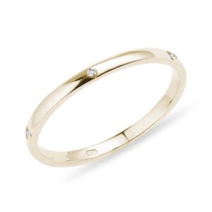Prsten ze žlutého zlata zdobený pěti diamanty KLENOTA