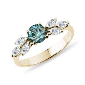 Úchvatný prsten s modrým diamantem ve žlutém 14k zlatě KLENOTA