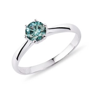 Prsten z bílého zlata s půlkarátovým modrým diamantem KLENOTA