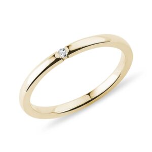 Jemný diamantový prsten ze žlutého zlata KLENOTA