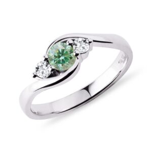 Prsten se zeleným diamantem v bílém zlatě KLENOTA