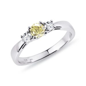 Prsten z bílého zlata se žlutým a čirými diamanty KLENOTA