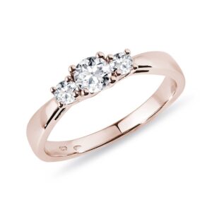 Masivní zásnubní prsten z růžového zlata s diamanty KLENOTA