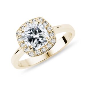 Luxusní diamantový prsten cushion ve žlutém zlatě KLENOTA