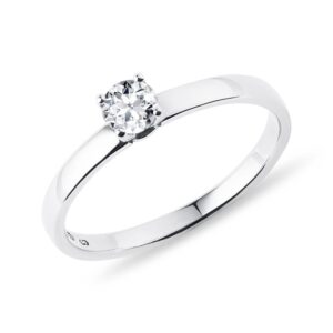 Classic White Gold Engagement Ring with Diamond KLENOTA