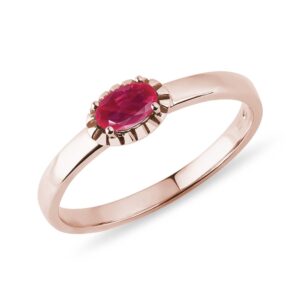 Prsten s oválným rubínem v růžovém zlatě KLENOTA