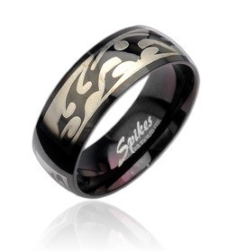 Černý ocelový prsten se vzorem Tribal ve stříbrné barvě - Velikost: 61
