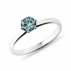 Prsten z bílého zlata s modrým diamantem