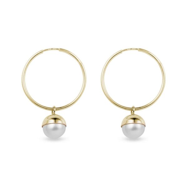 Kruhové zlaté náušnice s perlou