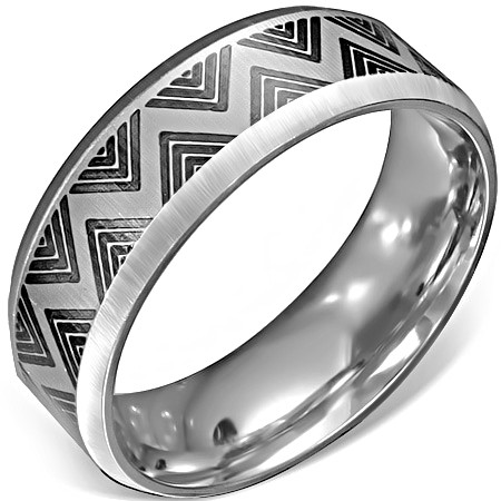Ocelový prsten - saténový povrch s černým cik-cak vzorem - Velikost: 65