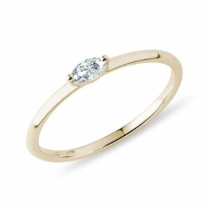 Minimalistický prstýnek s diamantem ve žlutém zlatě