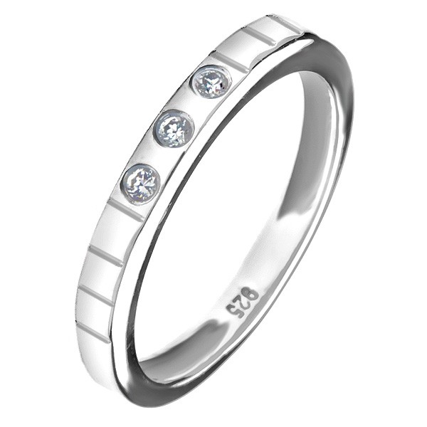 Stříbrný prsten 925 - tři vsazené zirkony