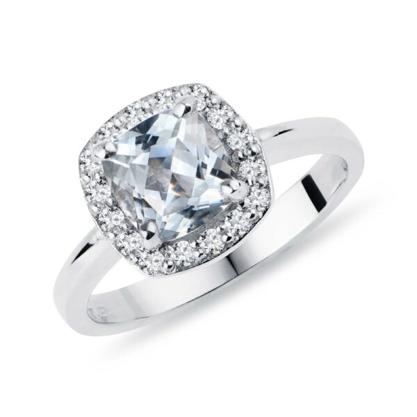 Zásnubní prsten v bílém zlatě s akvamarínem a diamanty