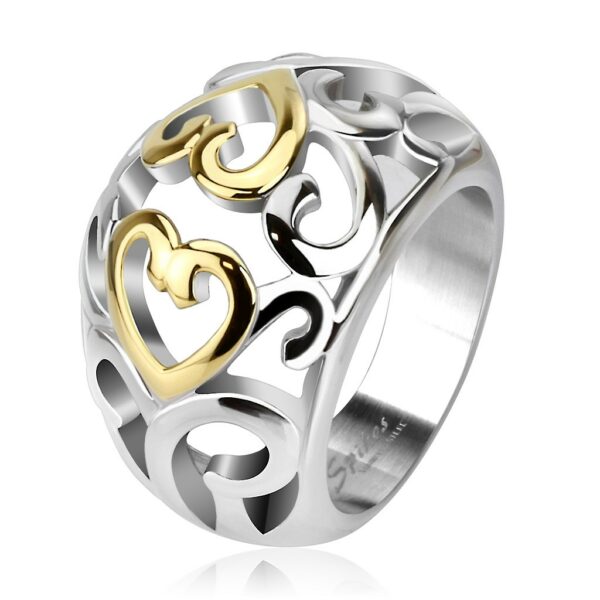 Ocelový prsten s vyřezávaným ornamentem