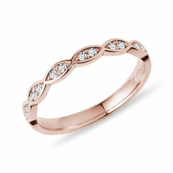 Snubní prsten z růžového zlata s čirými diamanty