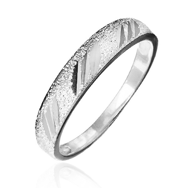 Prsten ze stříbra 925 - pískovaný s lesklými zářezy - Velikost: 51