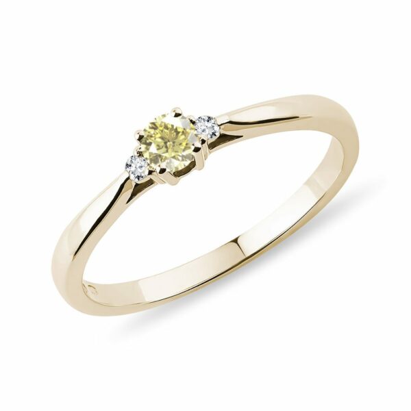 Zásnubní prsten ze žlutého 14k zlata s diamanty