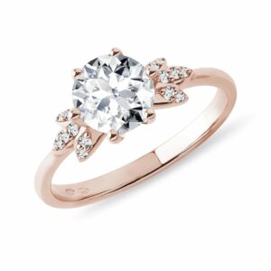 Prsten z růžového zlata s moissanitem a diamanty