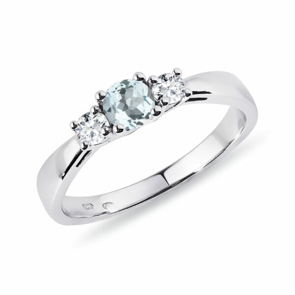 Akvamarínový prsten s diamanty v bílém zlatě