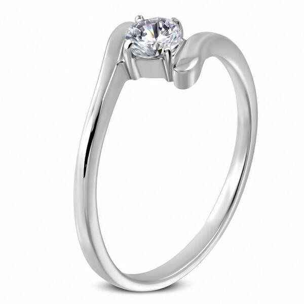 Snubní prsten - kulatý zirkon uchycený mezi konci prstene - Velikost: 50