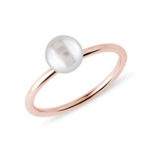 Prsten z růžového zlata se sladkovodní perlou