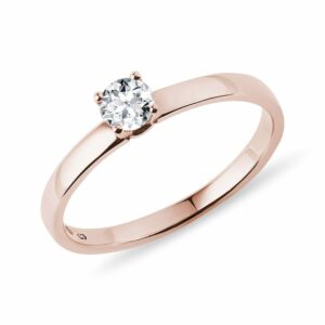 Jednoduchý prsten z růžového zlata s briliantem