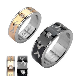 Ocelový prsten - gravírovaný snubní prsten se zirkonem - Velikost: 63