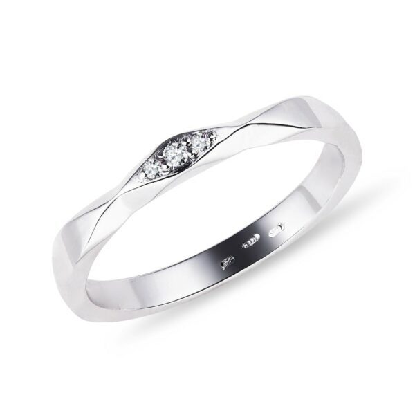 Originální snubní prsten z bílého zlata s diamanty