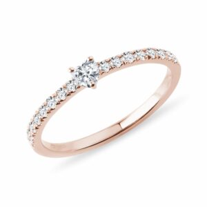 Diamantový prsten se srdíčkem v růžovém zlatě