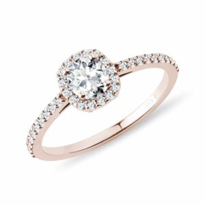 Diamantový zásnubní prsten halo v růžovém zlatě