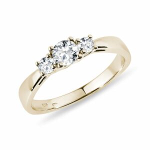 Masivní diamantový zásnubní prsten ze žlutého zlata