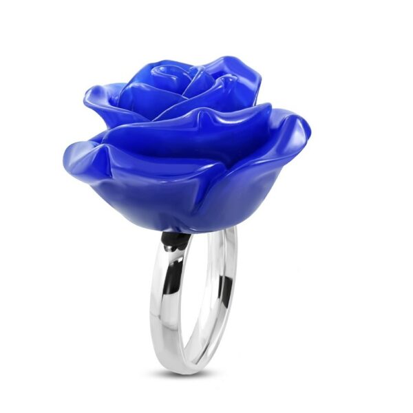 Ocelový prsten - lesklý kroužek a pryskyřicová růže v tmavě modrém odstínu - Velikost: 57