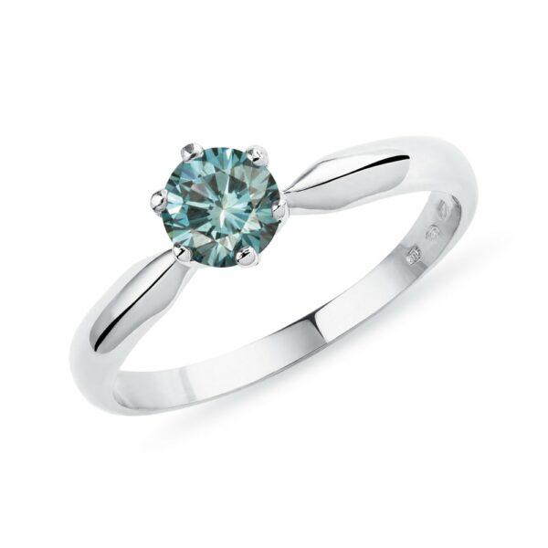 Zlatý zásnubní prsten s modrým diamantem