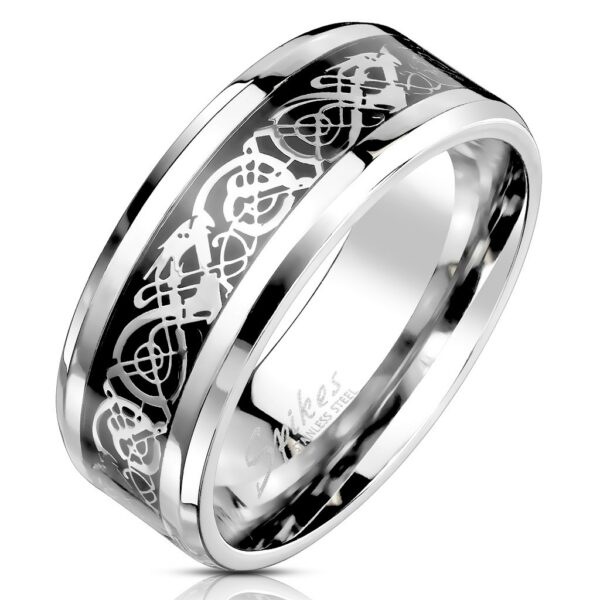 Ocelový prsten s ornamentálním motivem stříbrné a černé barvy