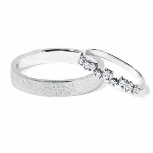 Moderní snubní prsteny z bílého zlata